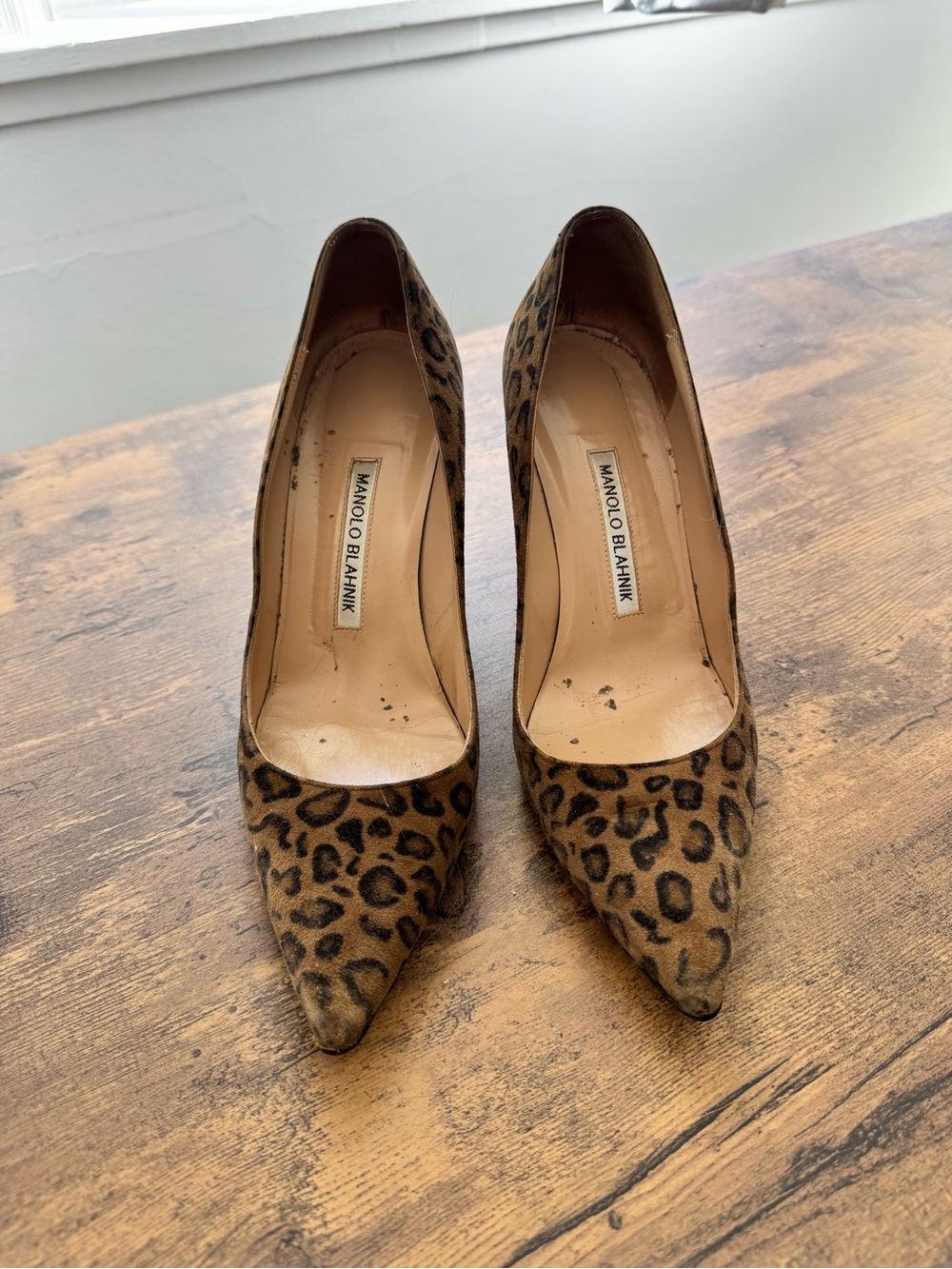 Manolo Blahnik Leopard Print Pointed-Toe Pumps - Tan & Black